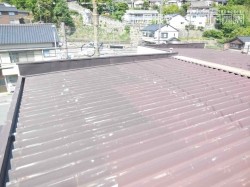 経年劣化した屋根